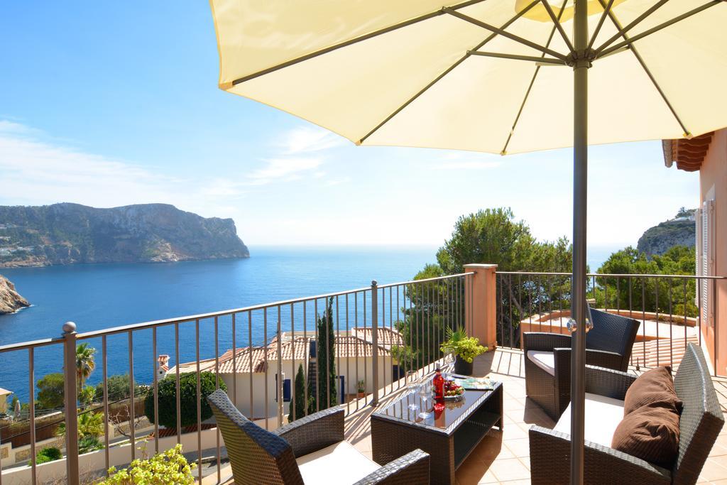 Villa With Enchanting Sea Views And Pool For 7 Guests *